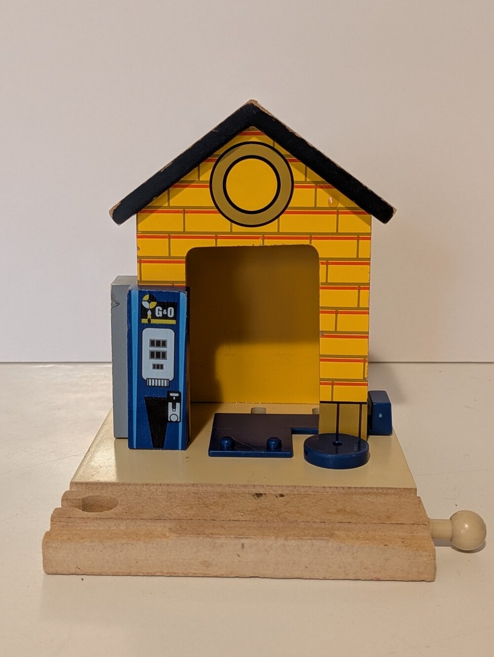 Imaginarium Wooden Railway G&O Gas Station Missing Flag